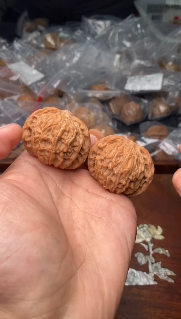 【闪购商品】文玩核桃把件c35号42尺磨盘中桩