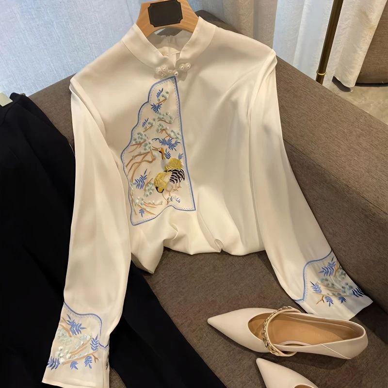 云中仙鹤立领盘扣衬衣2024春秋新女款刺绣喇叭袖仿衬衫上衣