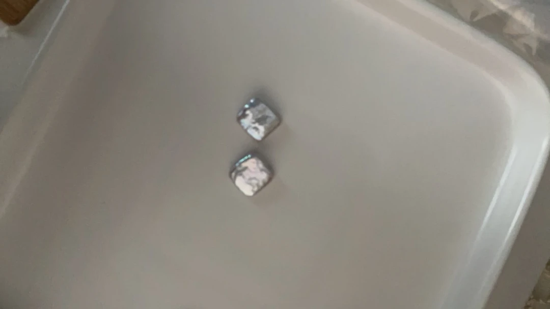 炫彩小方块素钉耳饰