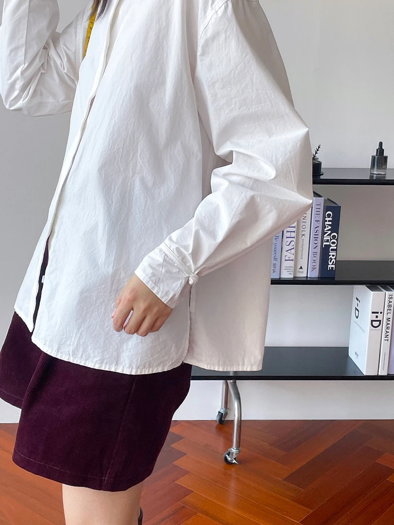 超美白色衬衣百搭