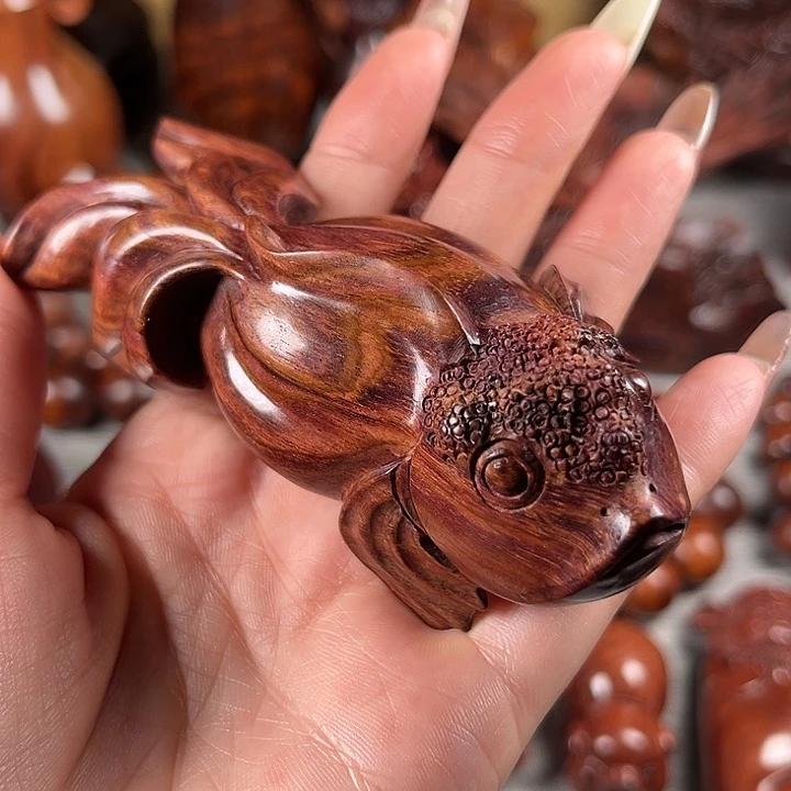 黄花梨小鱼手把件