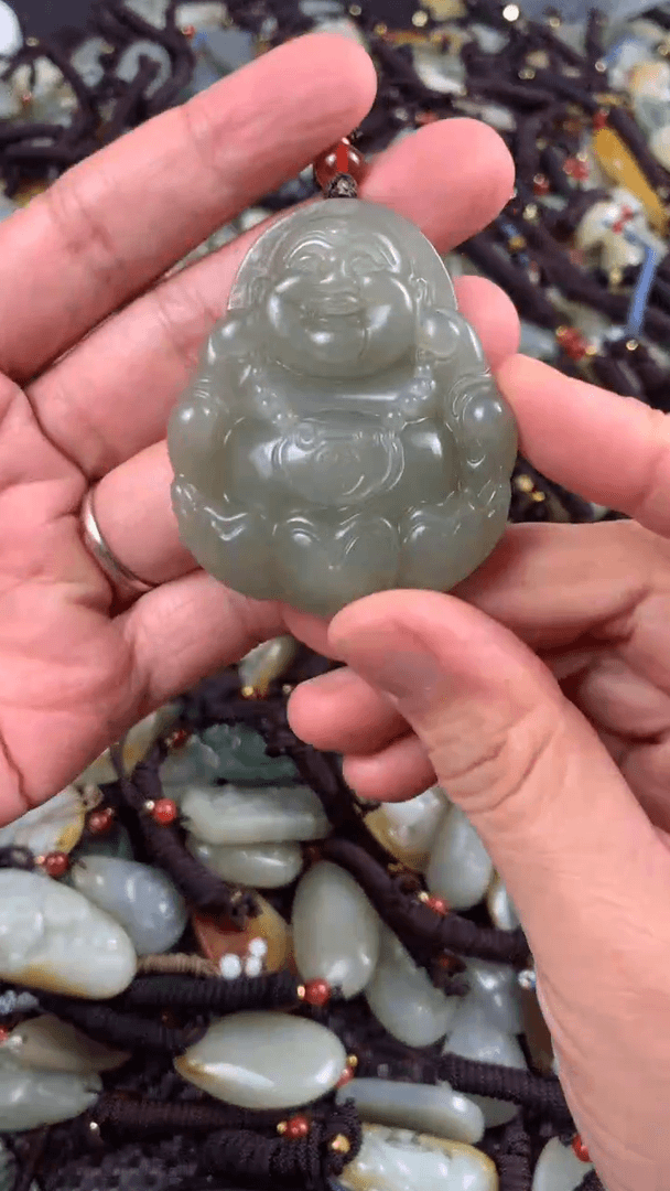 【闪购商品】和田玉颈饰未镶嵌多样性发货没有证书，拍一发一.有瑕