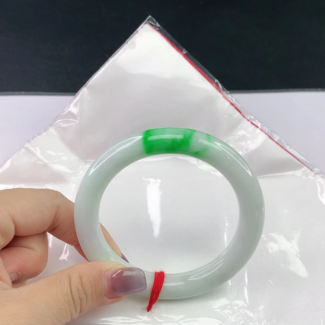 翡翠手镯未镶嵌翡翠098
