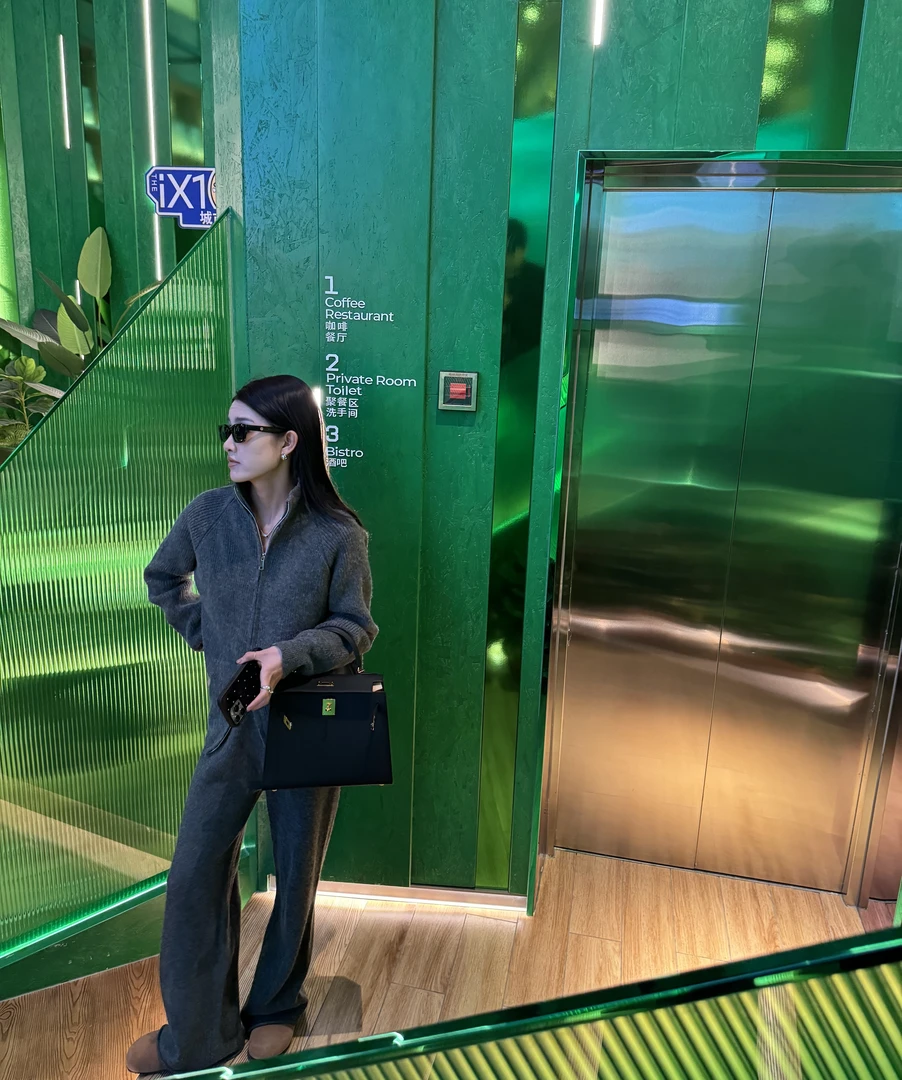 经典再现、老钱风灰色质感毛衣套装/Q688