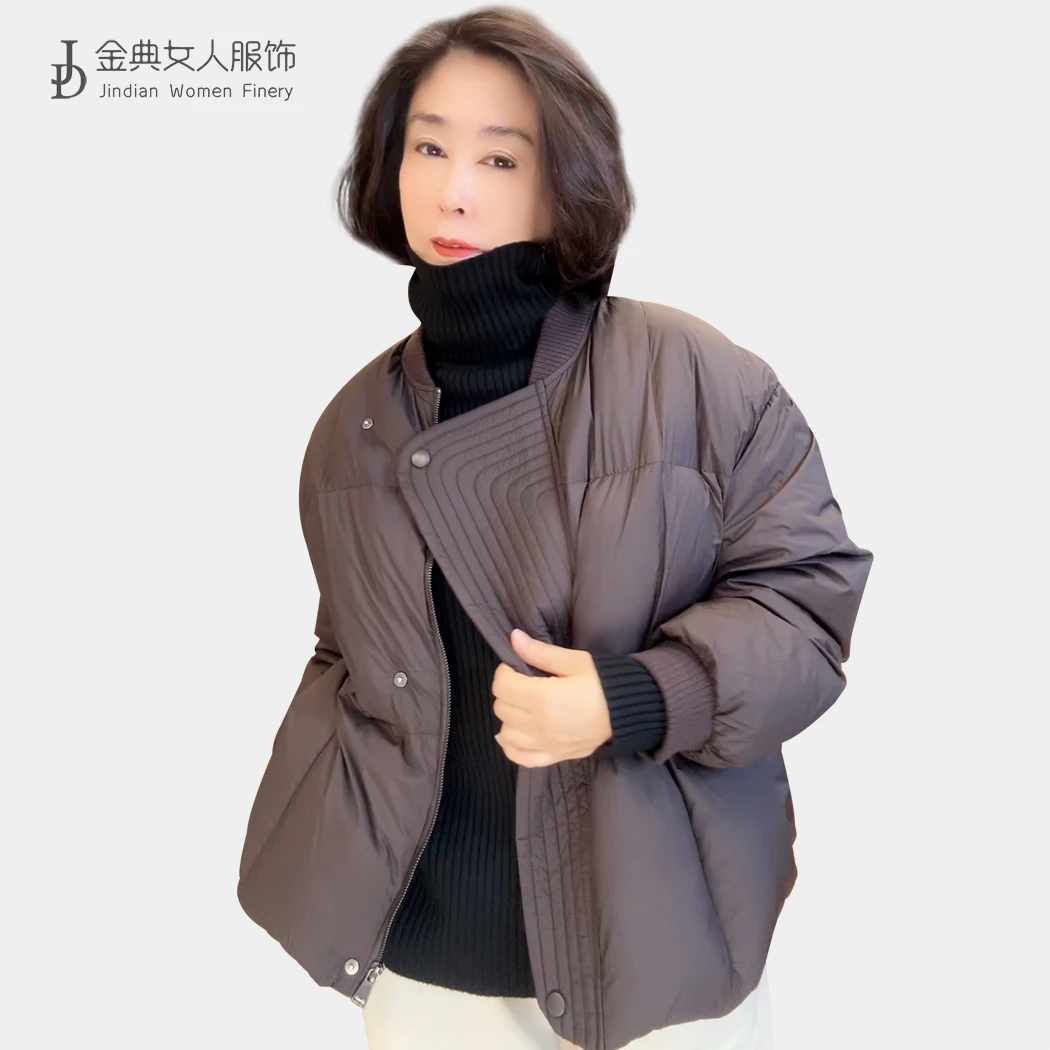 【金典女人服饰】文艺感棒球领时尚气质白鸭绒保暖羽绒服百搭款8822