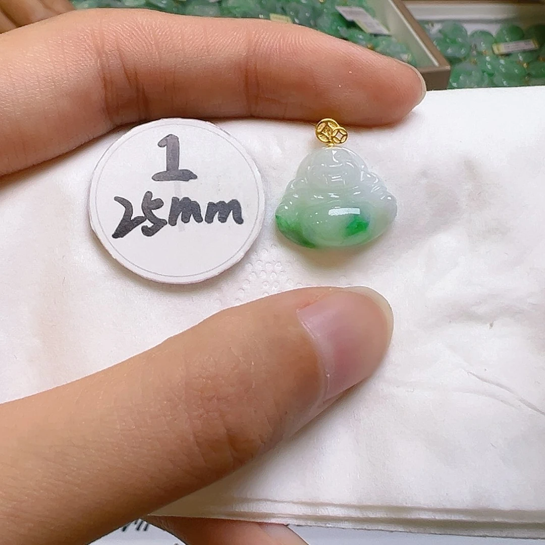 翡翠颈饰18K金镶嵌翡翠