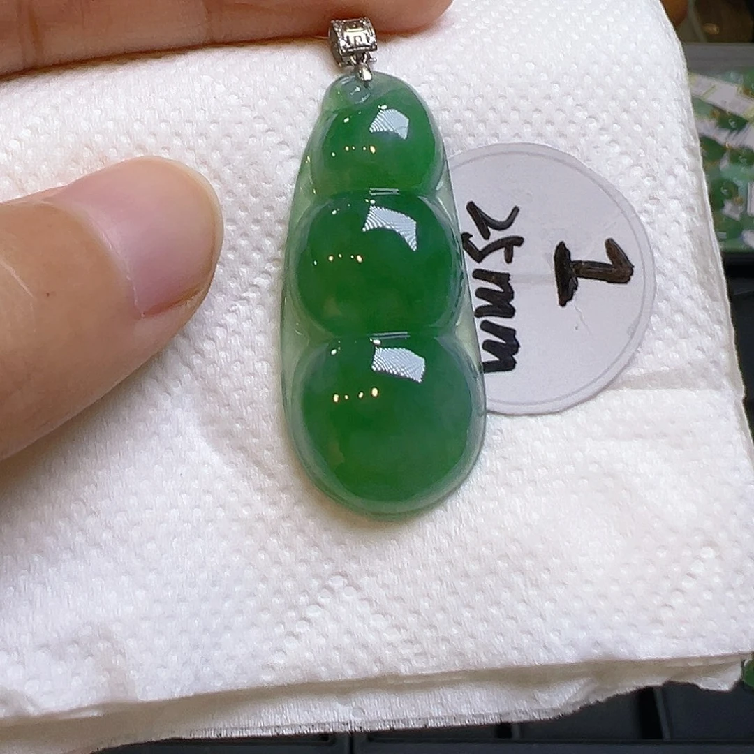 翡翠颈饰18K金镶嵌翡翠