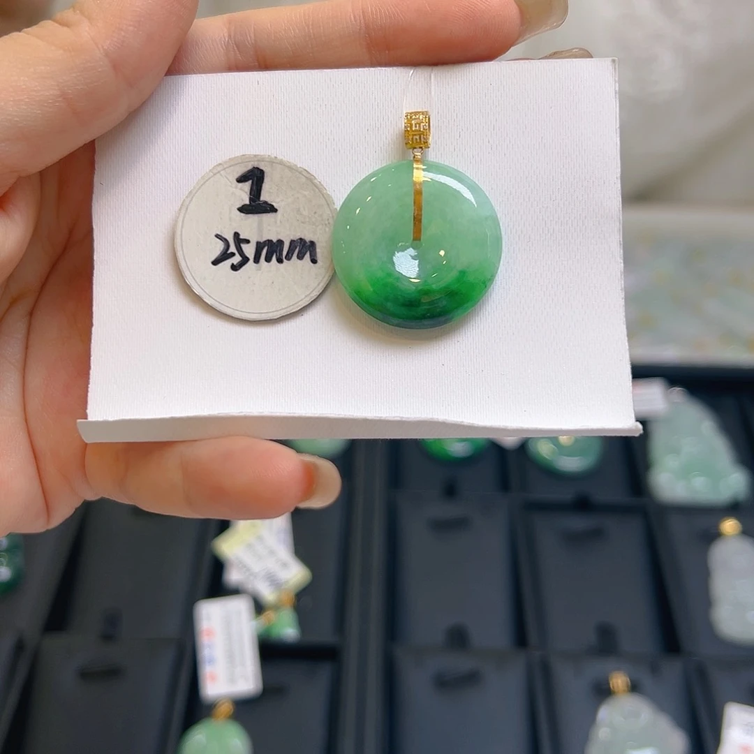 翡翠颈饰18K金镶嵌翡翠