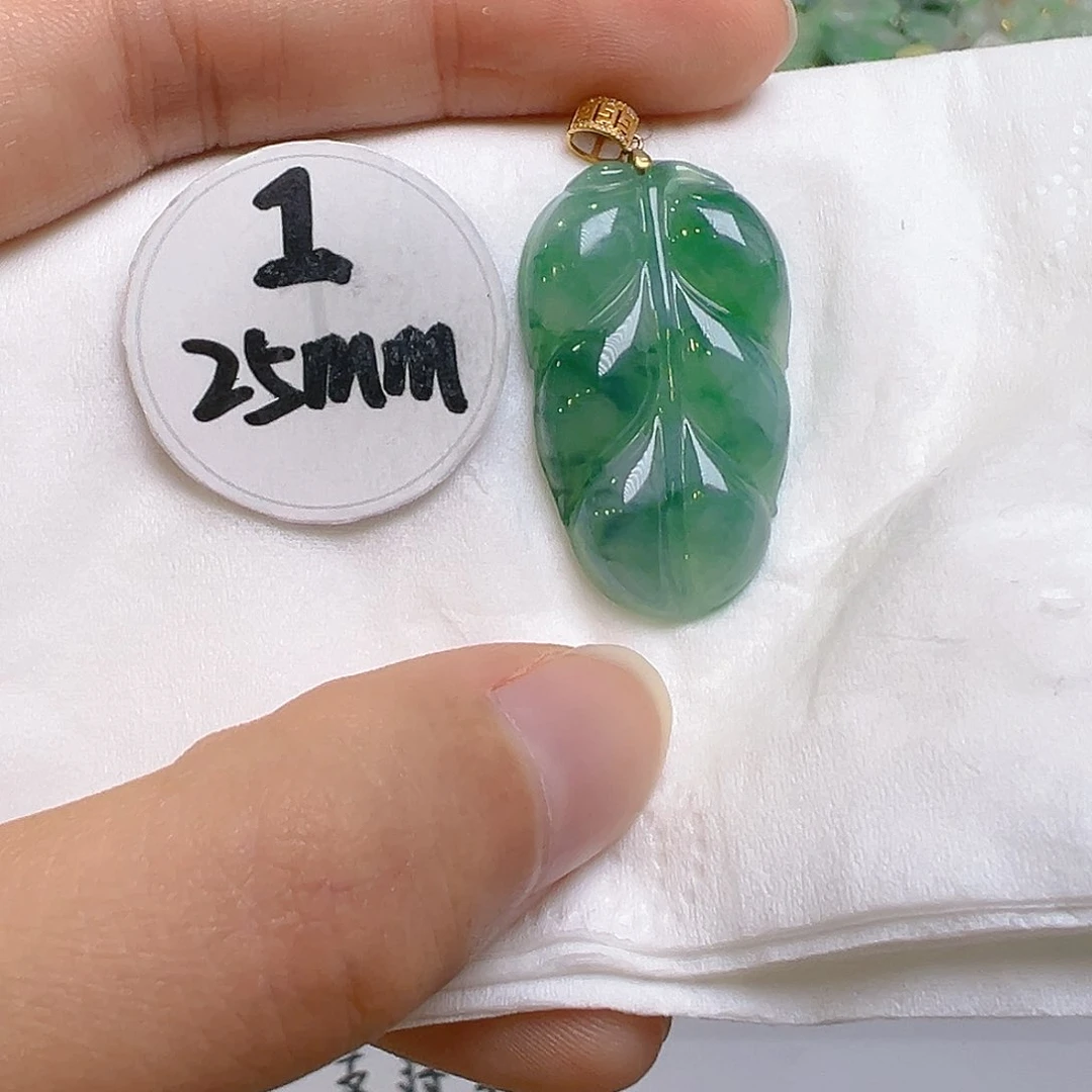 翡翠颈饰18K金镶嵌翡翠