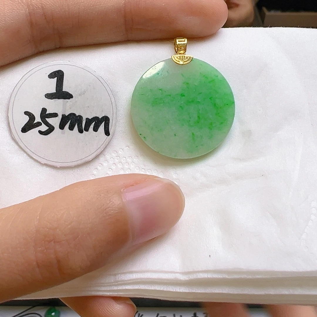 翡翠颈饰18K金镶嵌翡翠