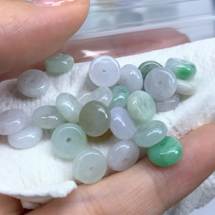 翡翠颈饰未镶嵌吊坠