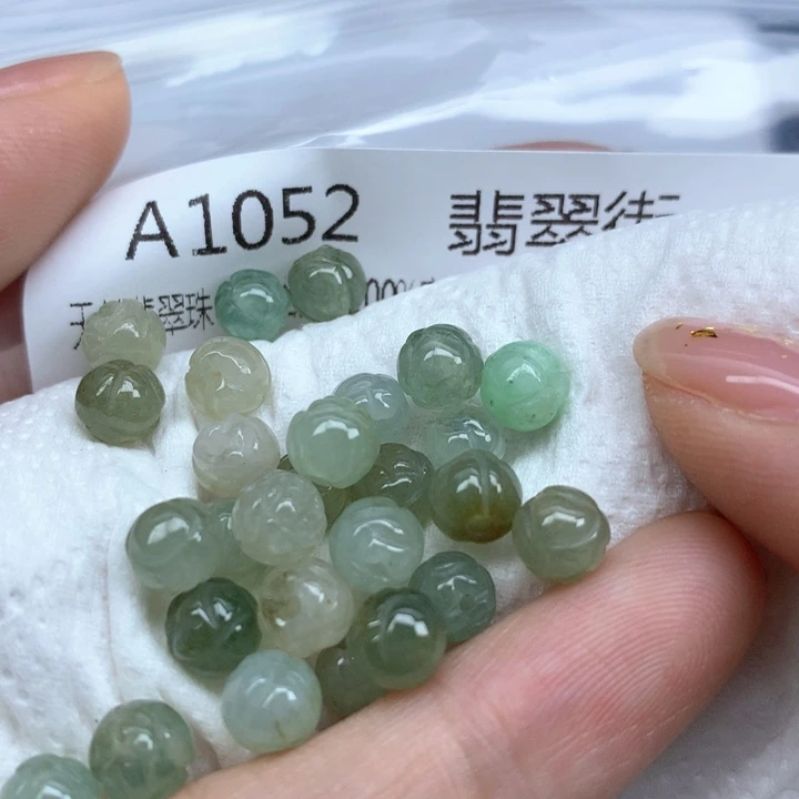 翡翠颈饰未镶嵌珠子