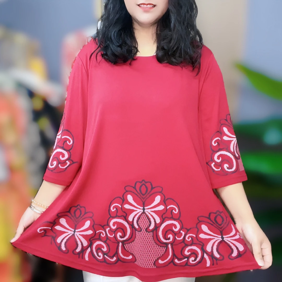 春夏新款中袖时尚圆领显瘦纯色定位花气质大码A版洋气衫