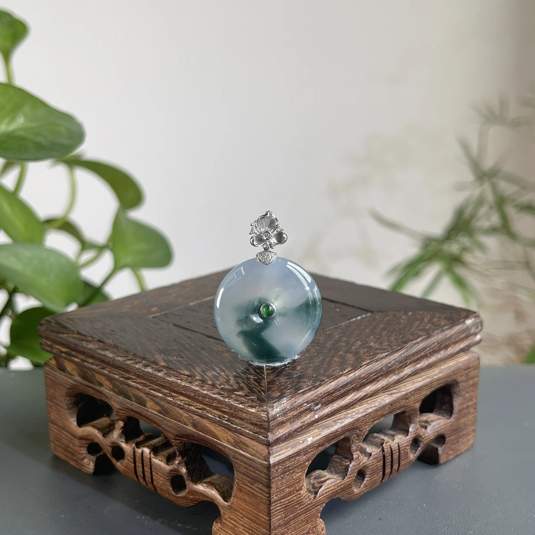 JTW22-155  天然缅甸A货翡翠 18K镶嵌含钻平安扣