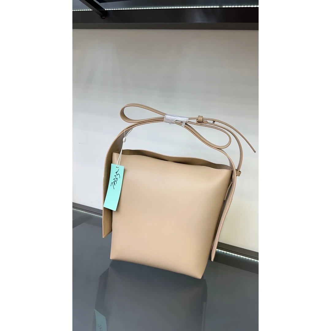 品牌原单高端牛皮包包——70335