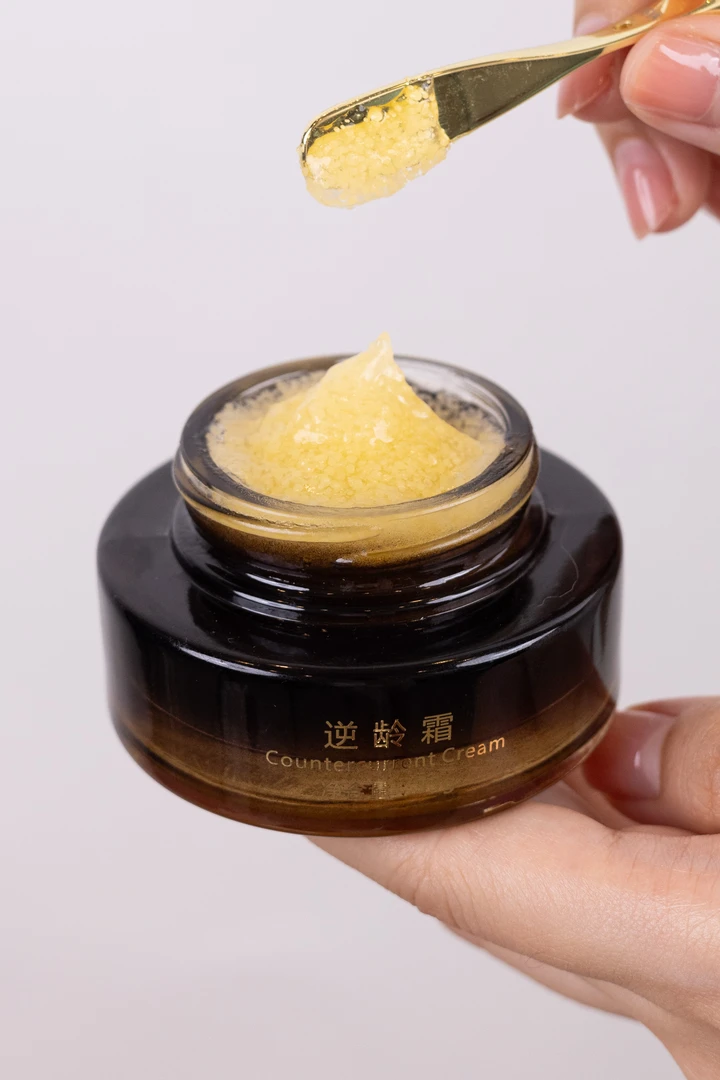 逆龄霜打造幼态脸紧致抗皱