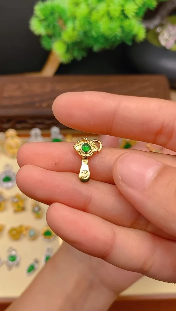 【闪购商品】翡翠吊坠(不含链)银S925镶嵌如意把