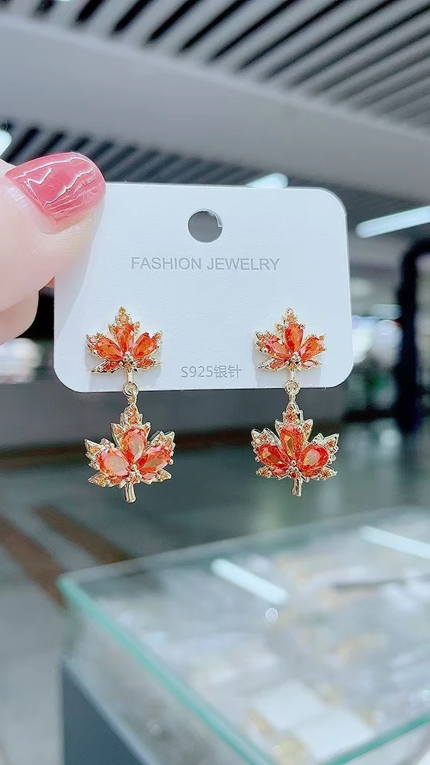 合金合成锆石耳饰 2645红色枫叶秋冬高级感小众设计耳饰