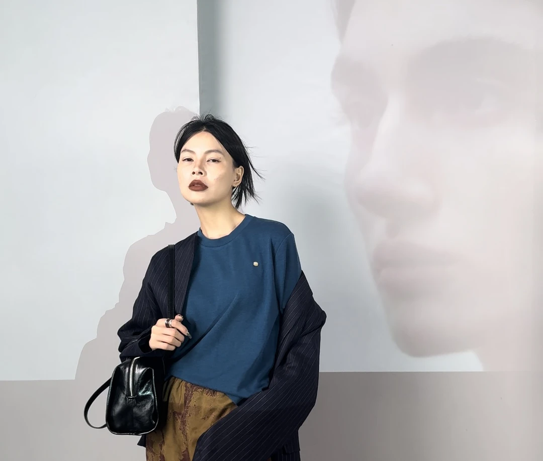 ZLAbout-us【秋季新款】简约圆领小标百搭贝壳t恤