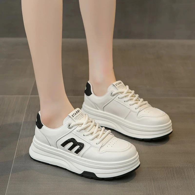 时尚百搭小白鞋女2025春小个子厚底休闲鞋配ins夏季裙子板鞋潮