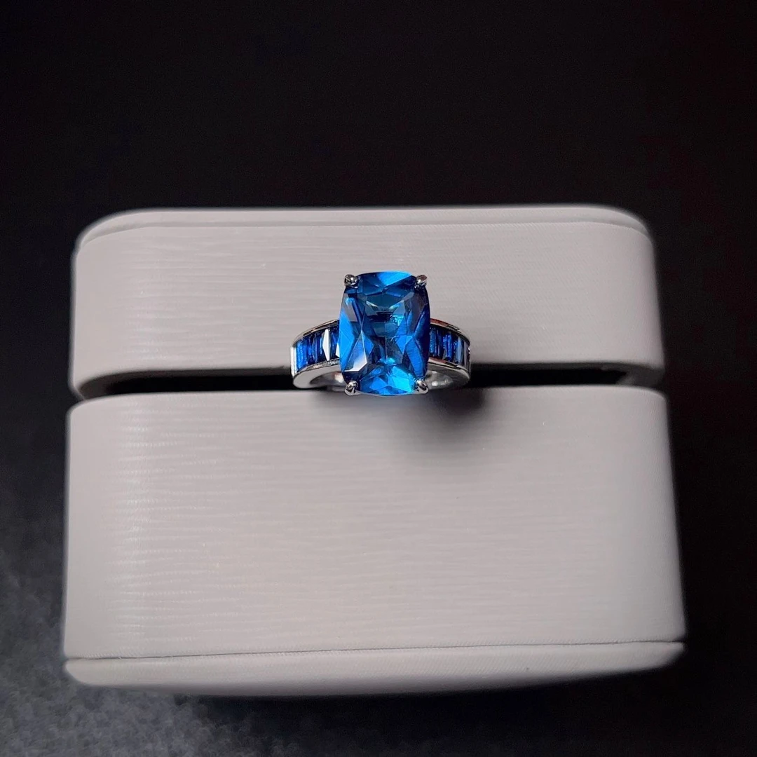 铜合金合成锆石戒指 满镶纯蓝尖戒指J0191