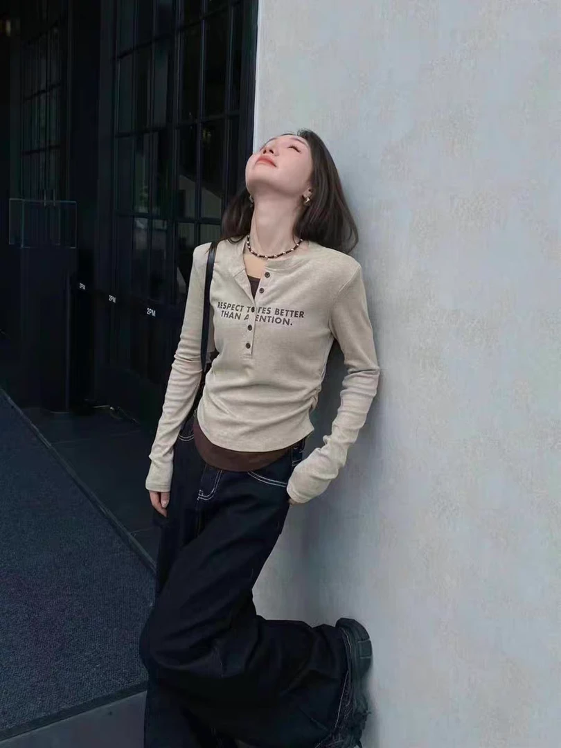 2024秋季新款时尚洋气ol上衣字母印花显瘦打底衫长袖百搭修身休闲