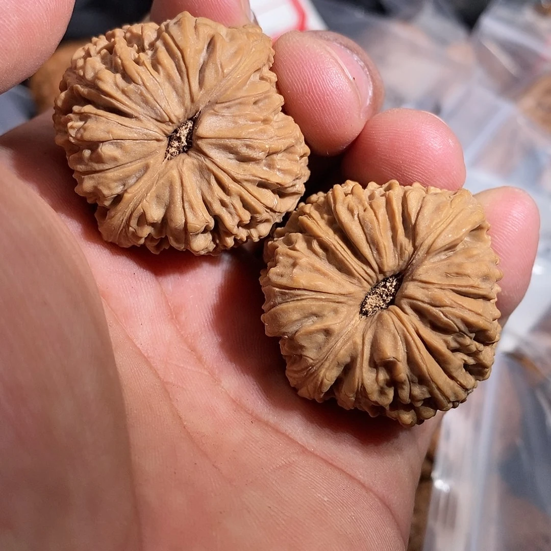 文玩核桃把件全***眠南疆石