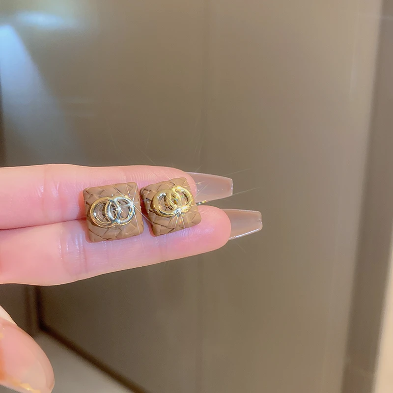 【咖色双O】几何耳钉秋冬新款时尚精致W020