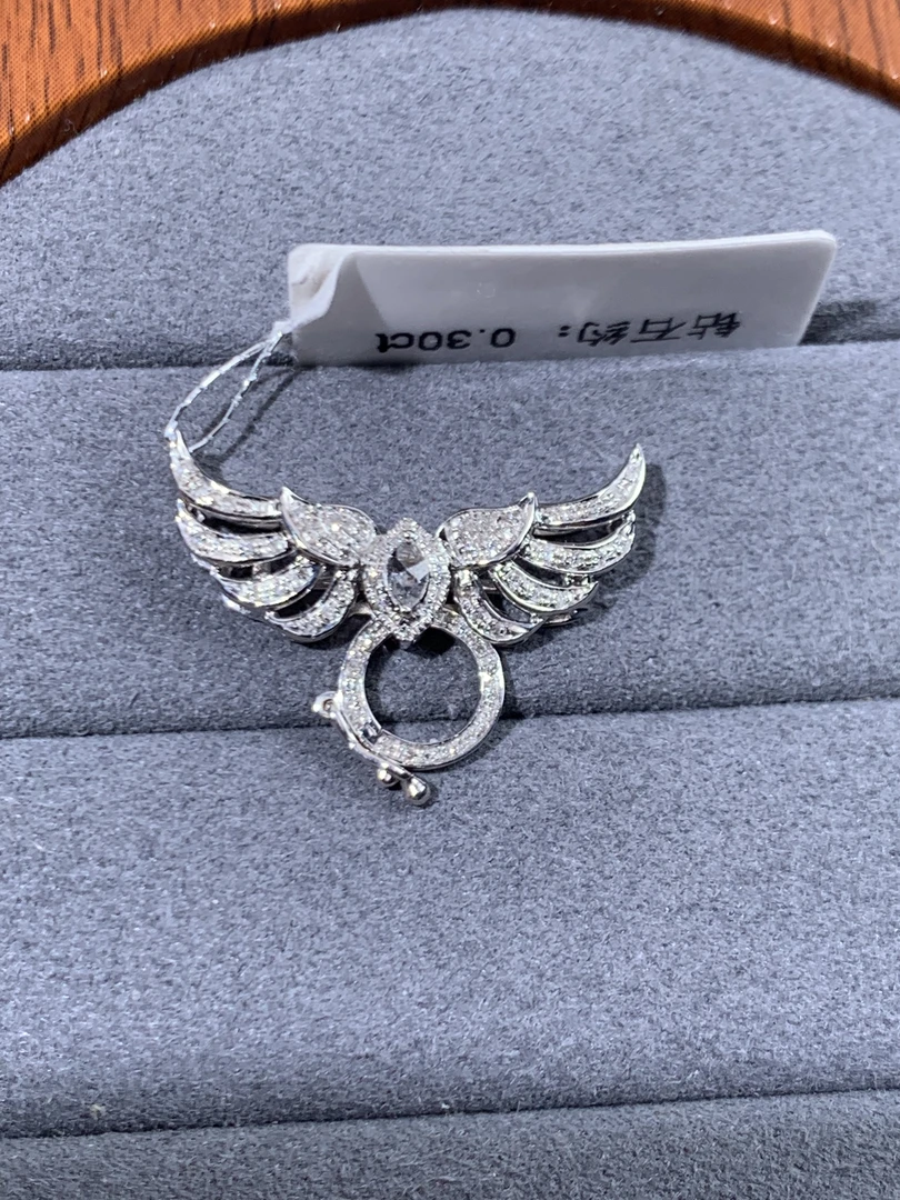 18K金天然钻石吊坠多样性发其1满钻镶嵌百搭坠链0.30