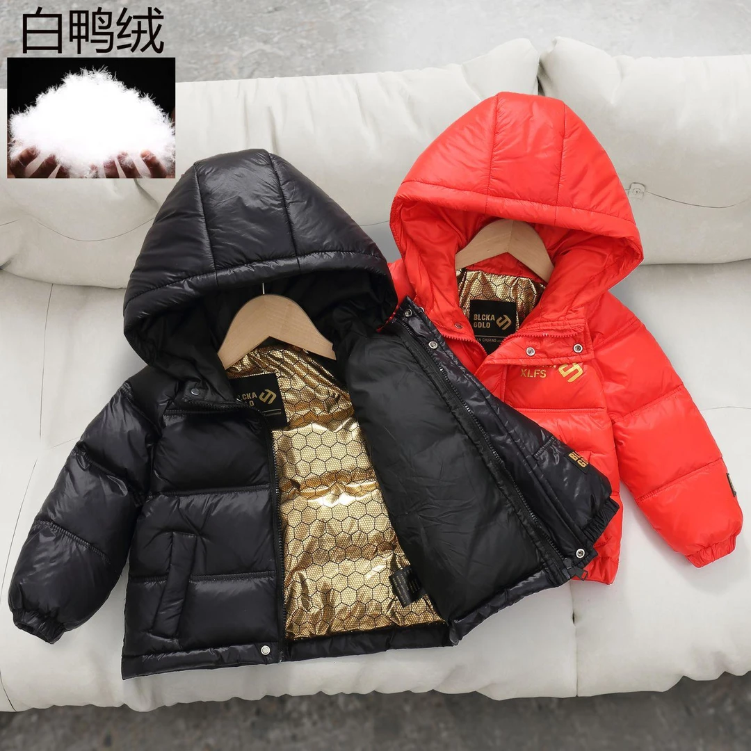 波司登新款儿童黑金羽绒服男女中大童加厚保暖时尚洋气短款连帽冬