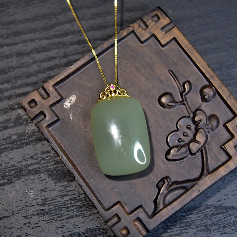 【左氏珠宝】0614和田玉18K金镶嵌平安牌平安无事牌吊坠男女款