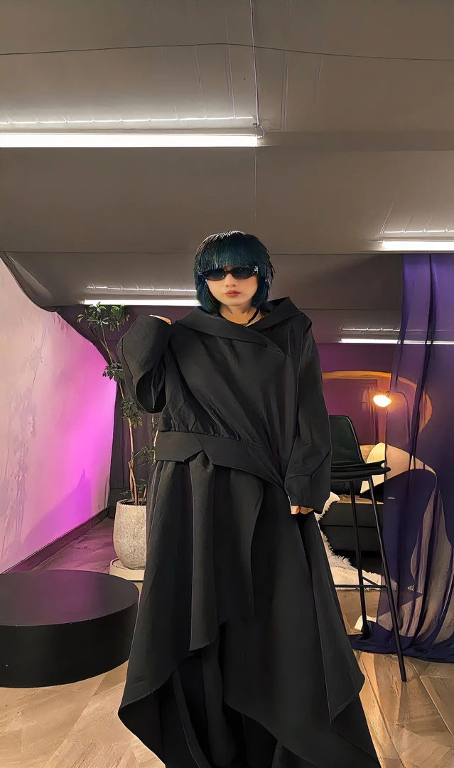 2024新款连帽短款卫衣女高级感设计师款时尚宽松百搭休闲长袖上衣