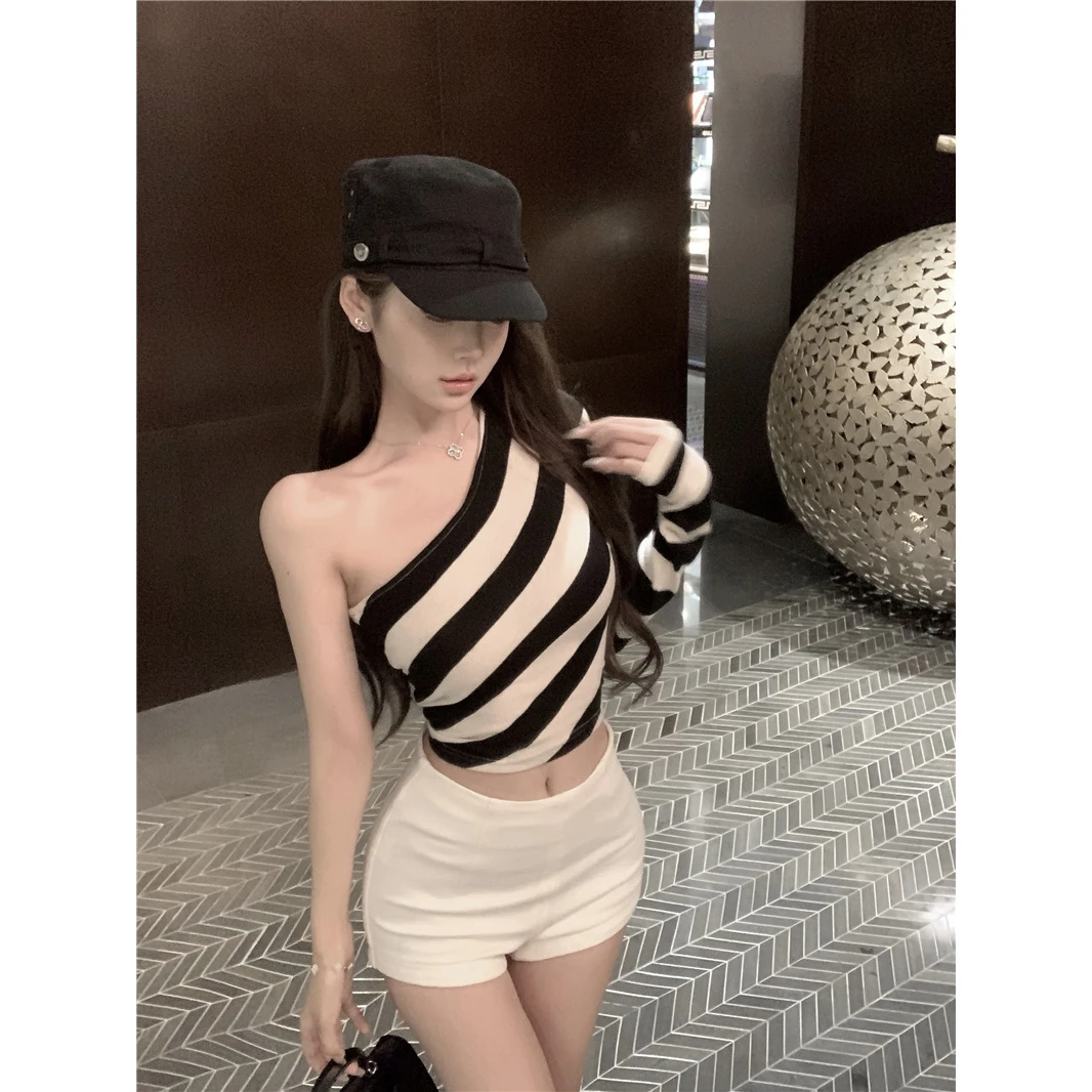 黑白条纹韩系休闲宽松针织上衣春秋辣妹高腰时尚性感纯欲修身网红