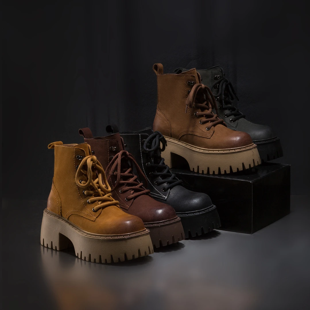 新款增高7CM时尚增高潮流百搭马丁靴女9136