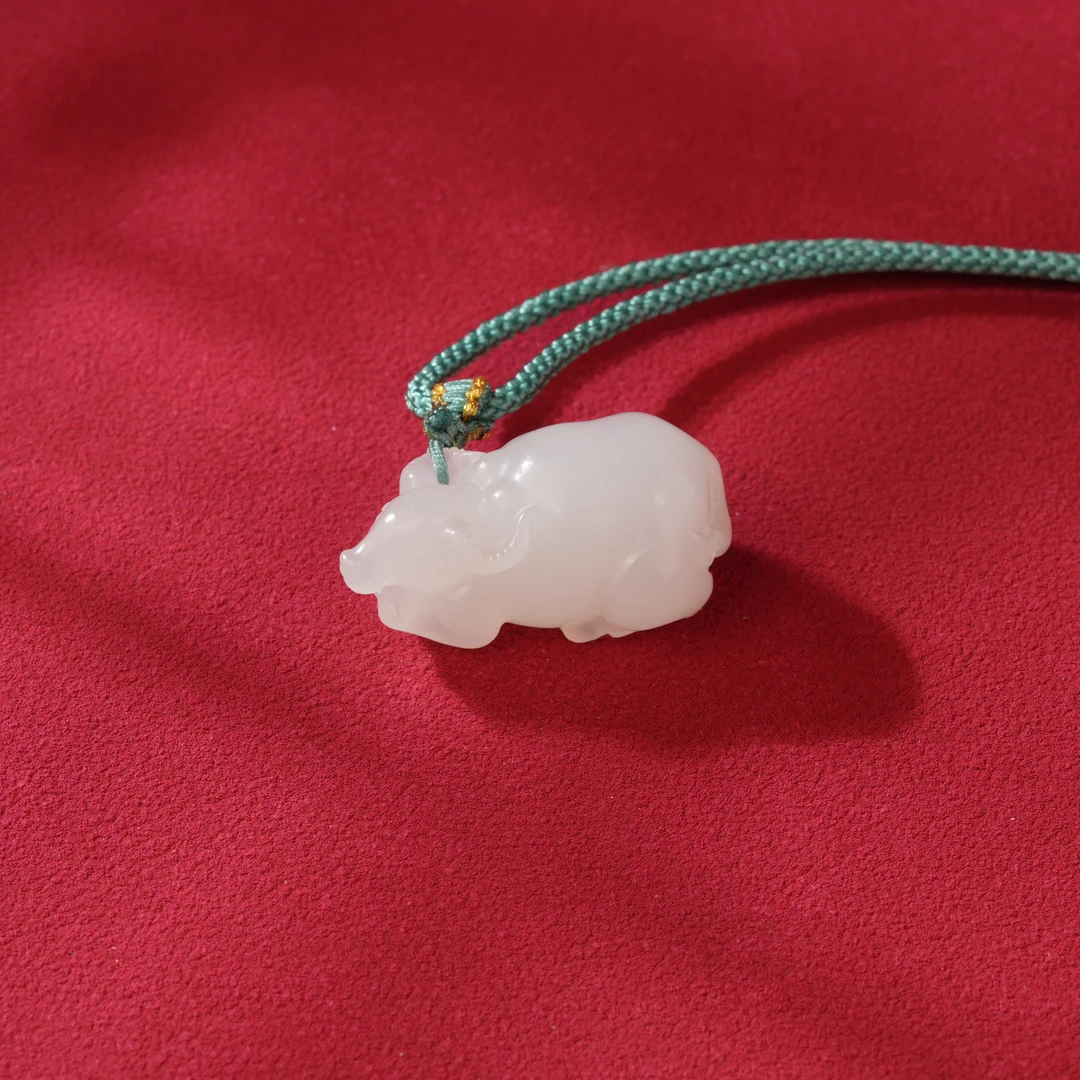 盟世玉和田玉白玉羊脂玉挂件（生肖，牛）（拍一发一多样式）