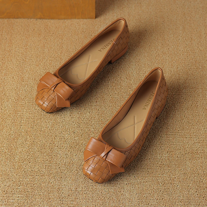 【JESSINA】头层牛皮2024秋季新款奶奶鞋真皮粗跟低跟浅口单鞋J106