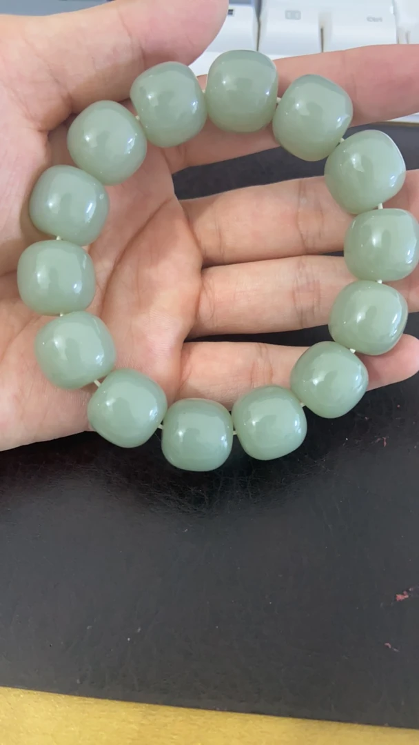 和田玉新疆且末料高品质卡16mm手串老型 多样性