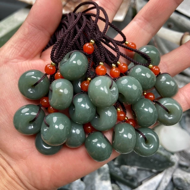 精选头货新疆和田玉且末料面包扣且末蓝平安扣 多样性拍一发一