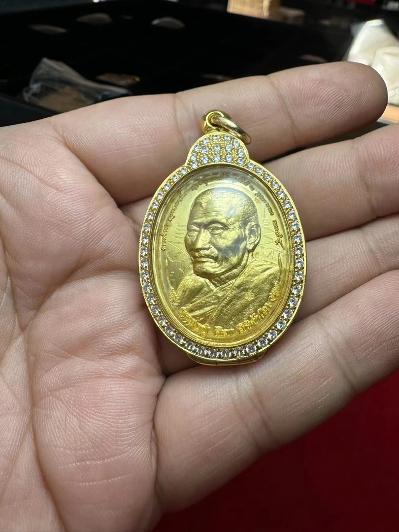 泰国手工艺品泰牌 龙婆济公28兆，纯J版本吊坠男女