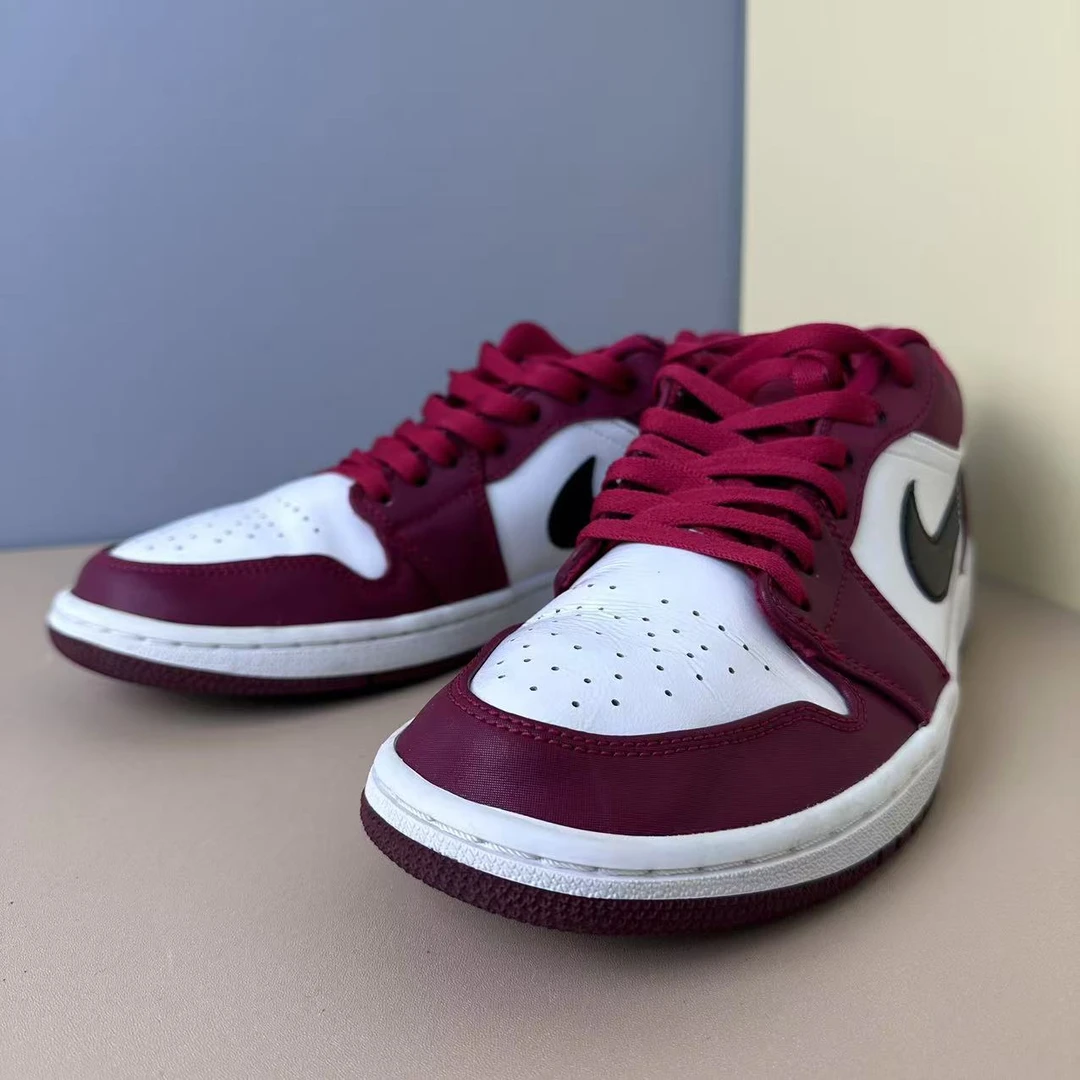 43码 aj1 低帮 篮球鞋 酒红 95新