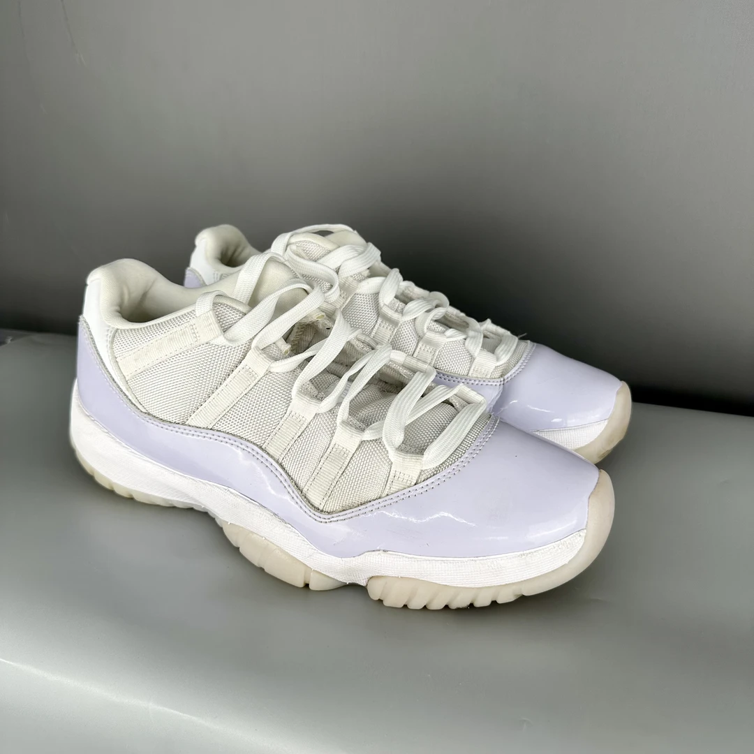 aj11 low  复古篮球鞋42.5紫色 公价1349