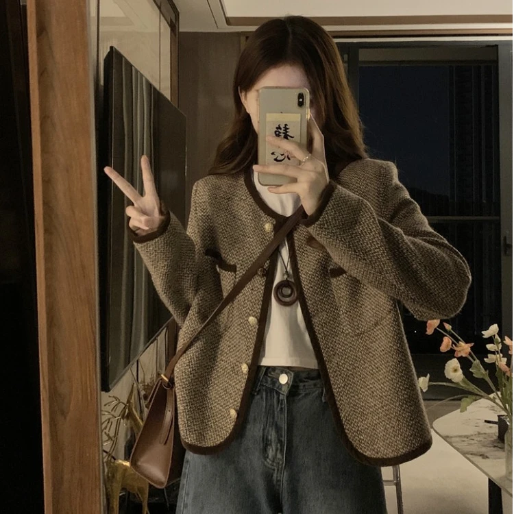 微胖mm短款长袖外套女秋季新款大码小香风名媛显瘦高级感开衫上衣