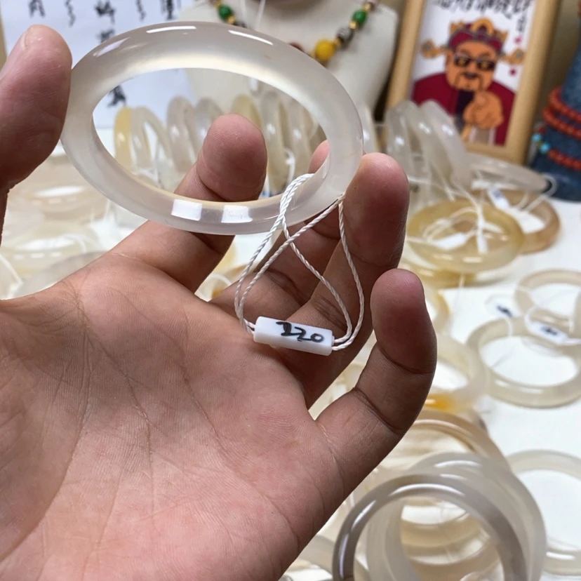 【闪购商品】玛瑙/玉髓手镯未镶嵌最****.