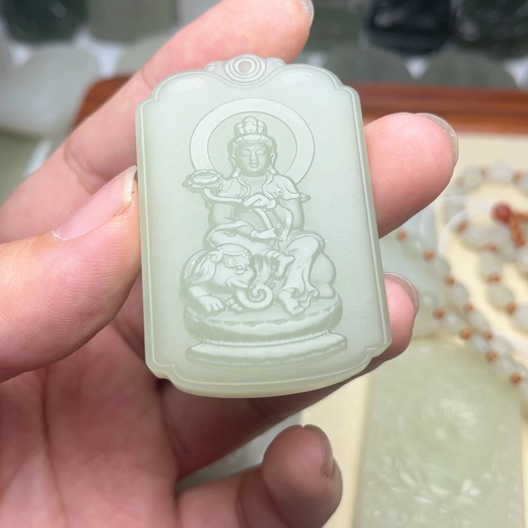 和田玉颈饰未镶嵌村***子