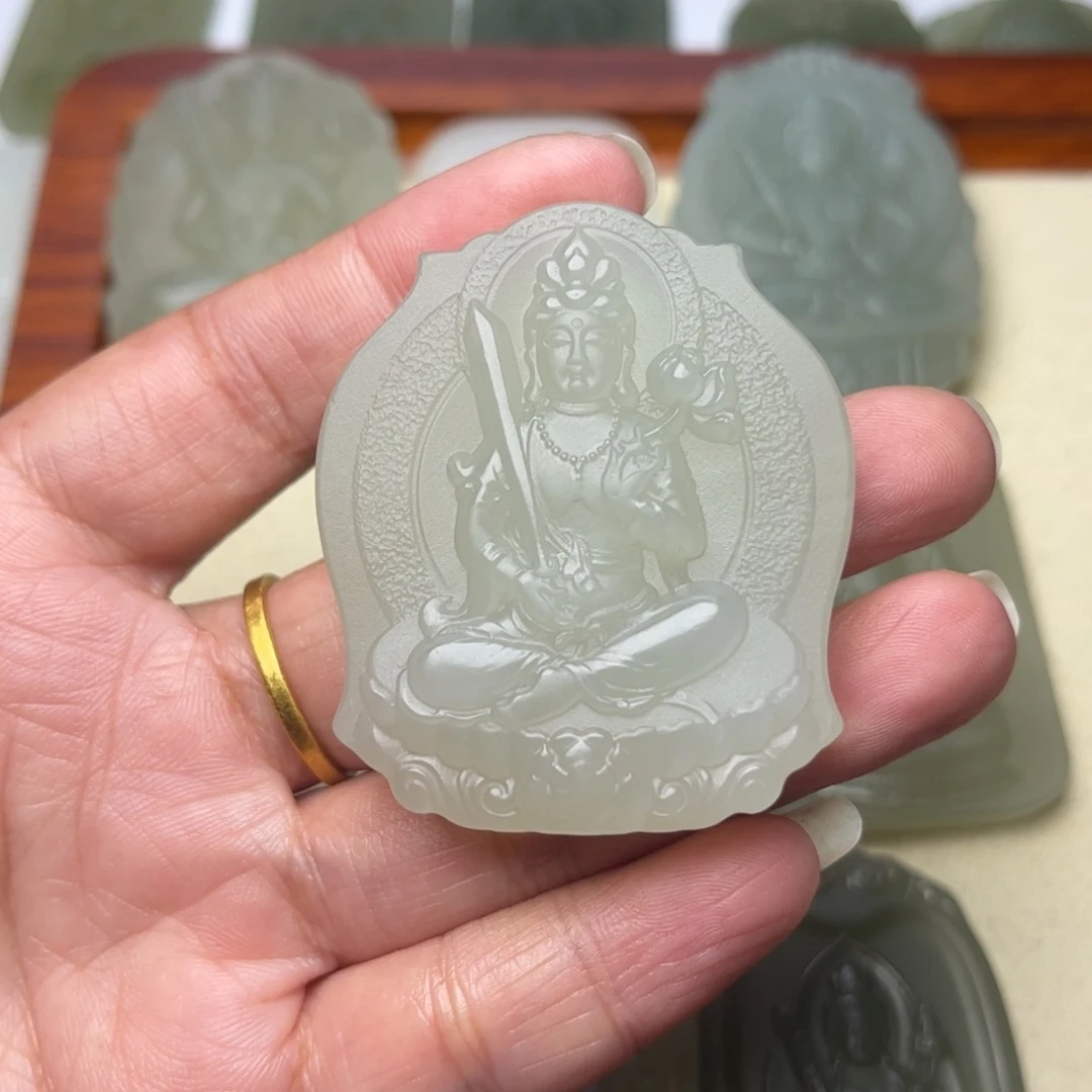 和田玉颈饰未镶嵌深**然