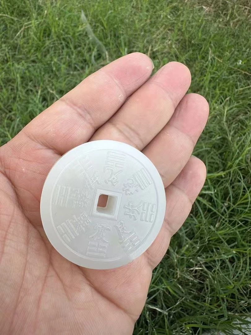 高端和田玉挂件山鬼花钱吊坠仿古白色雕刻精雕项链定制双面平安