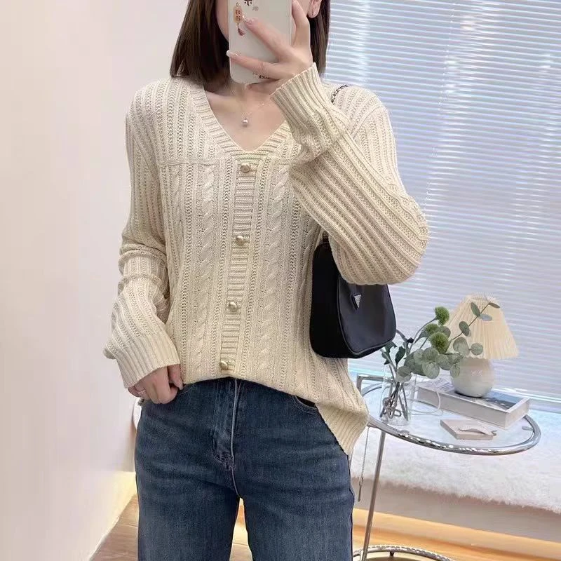 韩系V领复古V领麻花扣子秋季针织衫女夏长袖设计感宽松上衣早秋