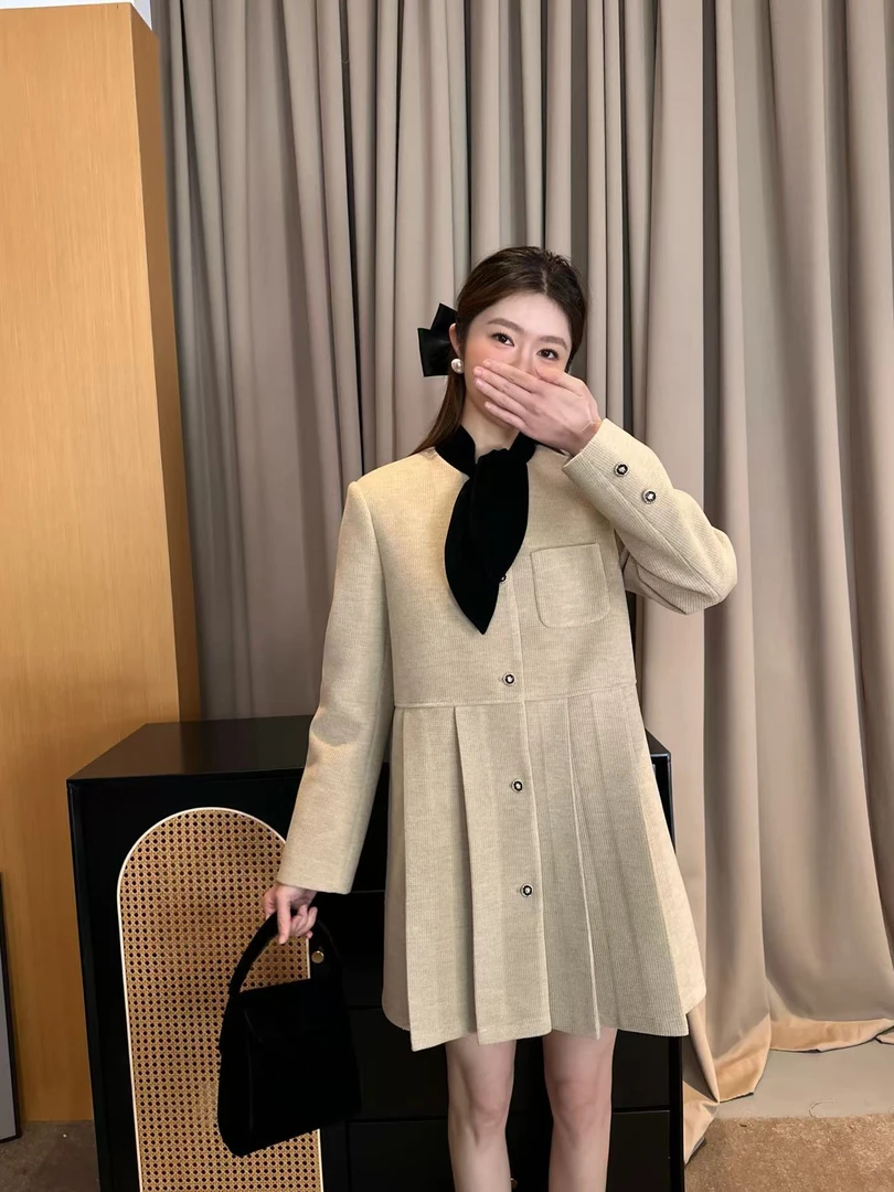 小【贝拉公主】秋冬羽绒连衣裙韩版温柔气质显瘦微垫肩羽绒连衣裙