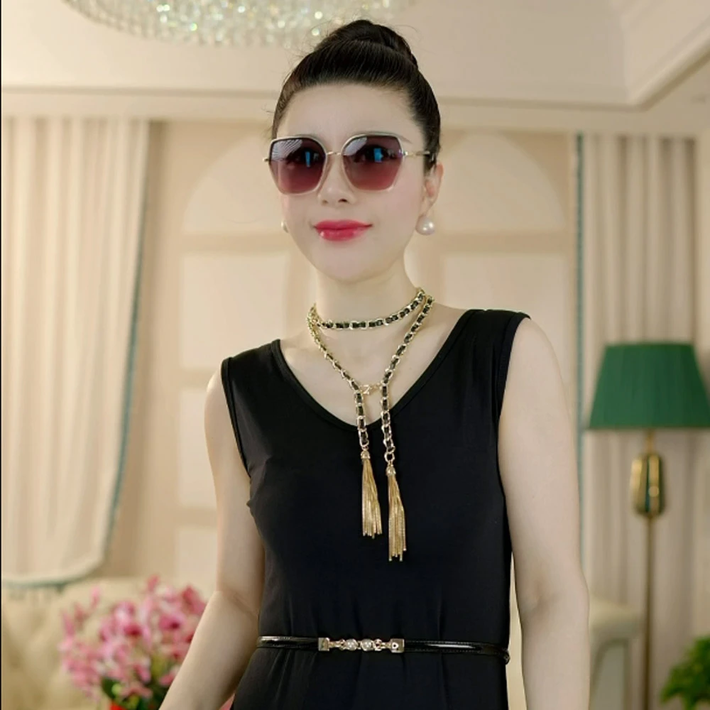 新款时尚百搭气质女款韩版边钻太阳镜