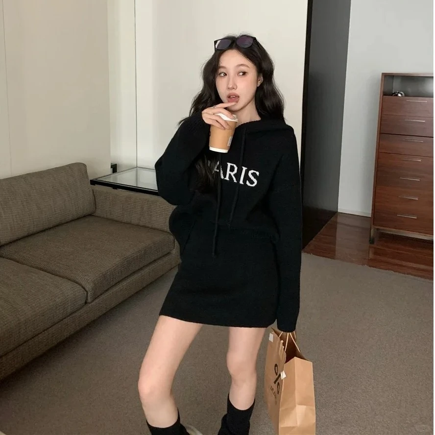 慵懒风字母长袖连帽毛衣套装女2024冬季新款休闲时尚包臀显瘦套装